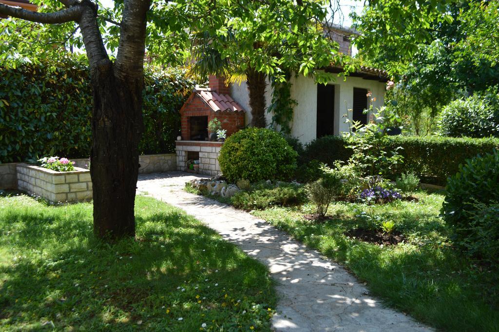 Apartment Bozac Ровинь Экстерьер фото